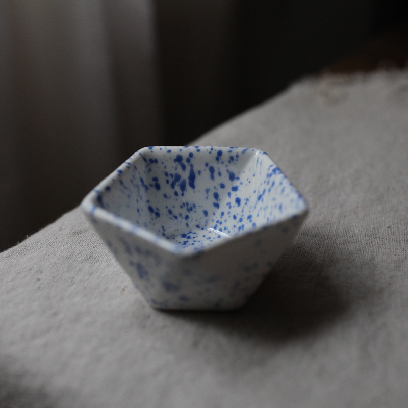 Pentagon blue dot diameter 7.5 height 4CM