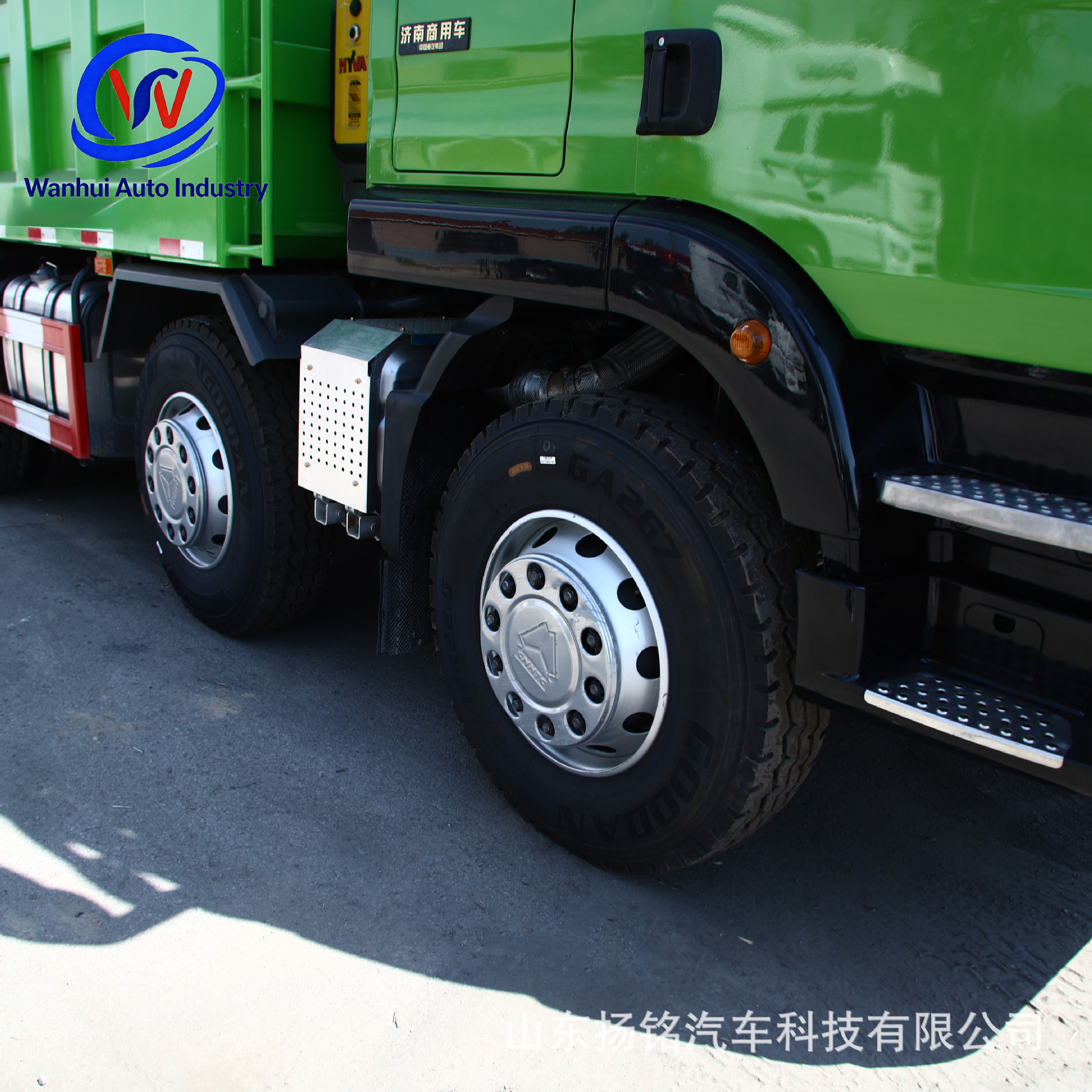 Sinotruk Shandeka Front-Four-Wheel-Drive and Rear-Eight-Wheel-Drive Engineering Vehicle, 380 Horsepower Dump Truck for Transporting Gravel and Sand