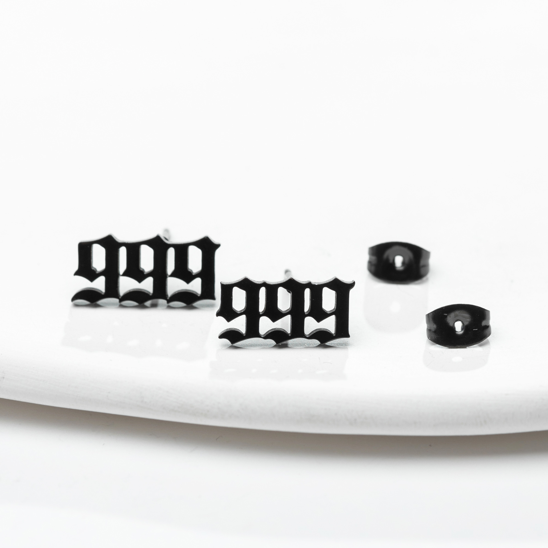 Simple Style Number Stainless Steel Plating Hollow Out Ear Studs 1 Pair display picture 3
