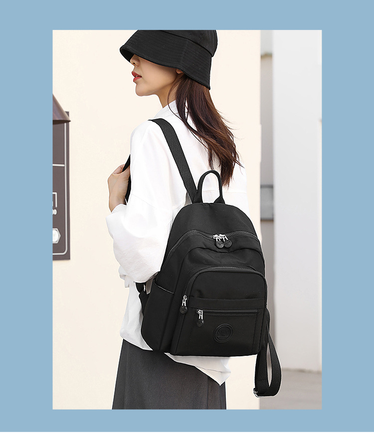 Colorful Fox's new women's backpack, large-capacity multi-layer water-resistant student schoolbag, and simple handbag undefined