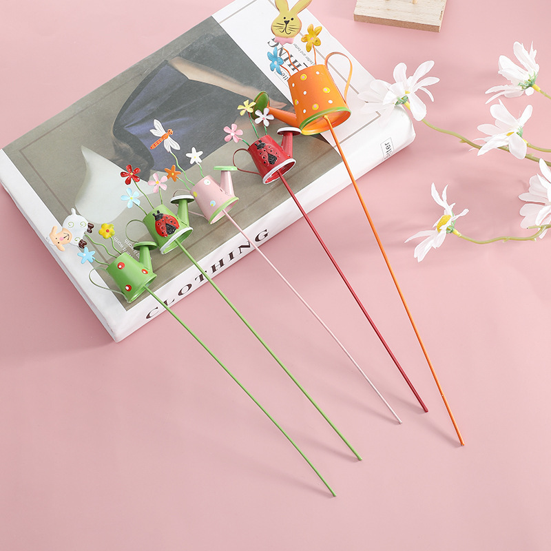 クロスボーダーのシミュレーション芝生の鉄製の花園の植木鉢のテントウムシの生け花の部品の屋外の庭の装飾の動物の花の竿の地面の挿し込み|undefined