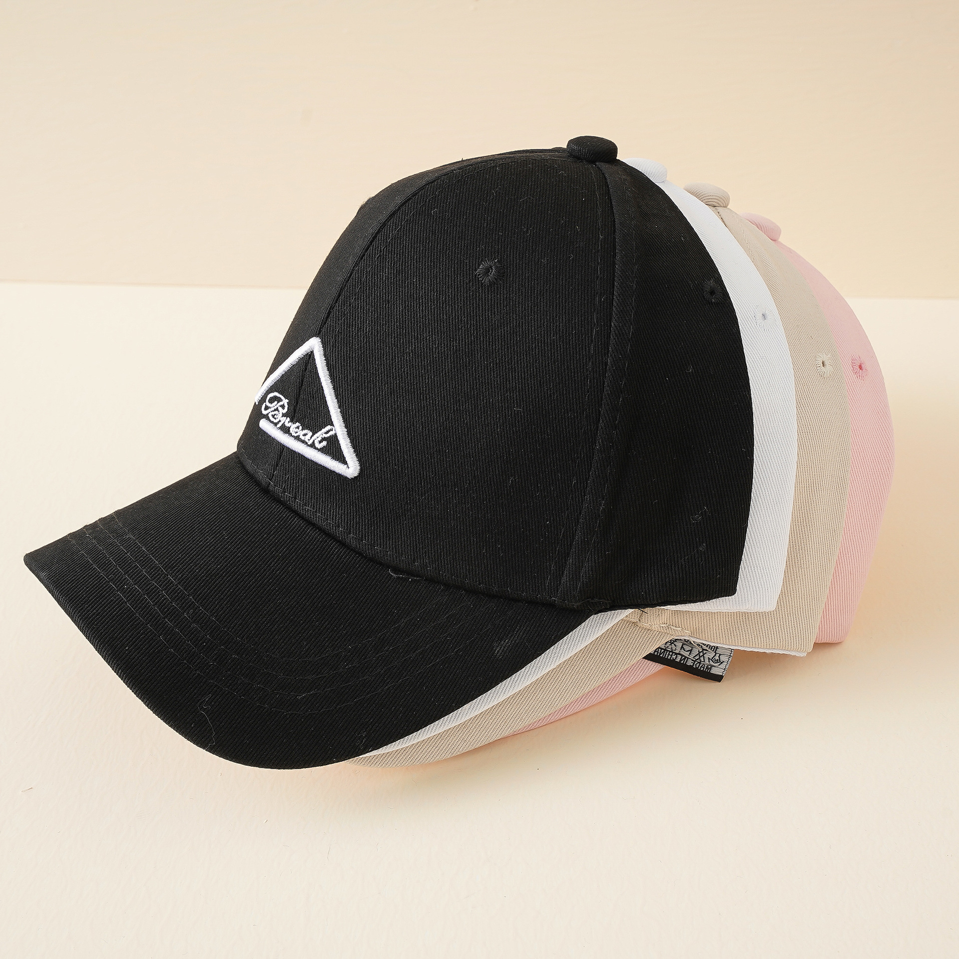 2022 nueva Tapa dura gorra de béisbol a prueba de sol estilo coreano de las mujeres versátil borde curvo cara de aspecto de la pequeña pareja gorra enarbolada moda masculina
