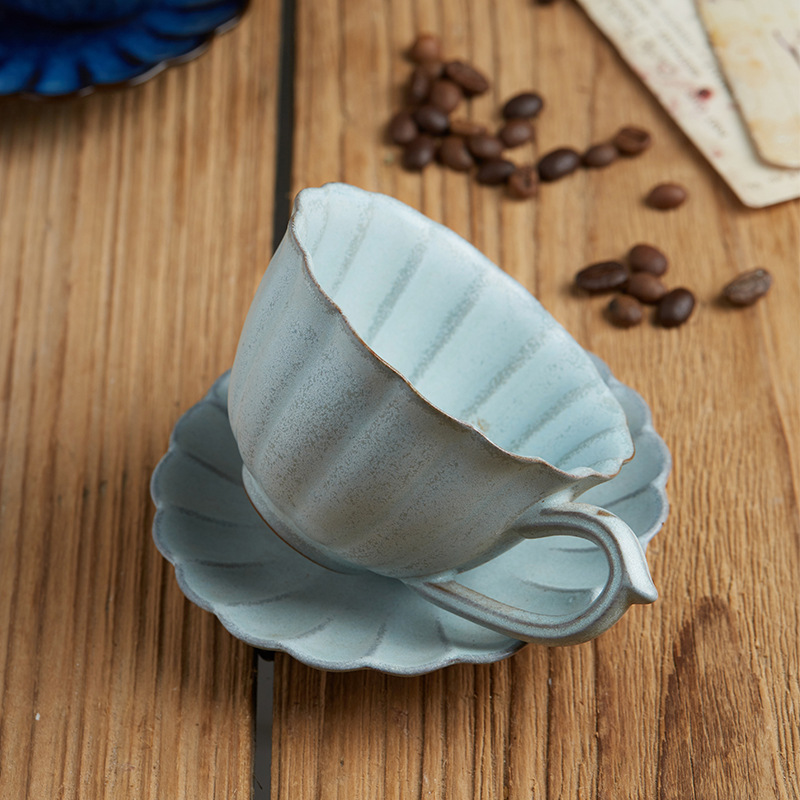 Estilo retro luz de lujo japonés taza de leche y platillo horno cambio de cerámica té de la tarde traje creativo encaje latte taza de café