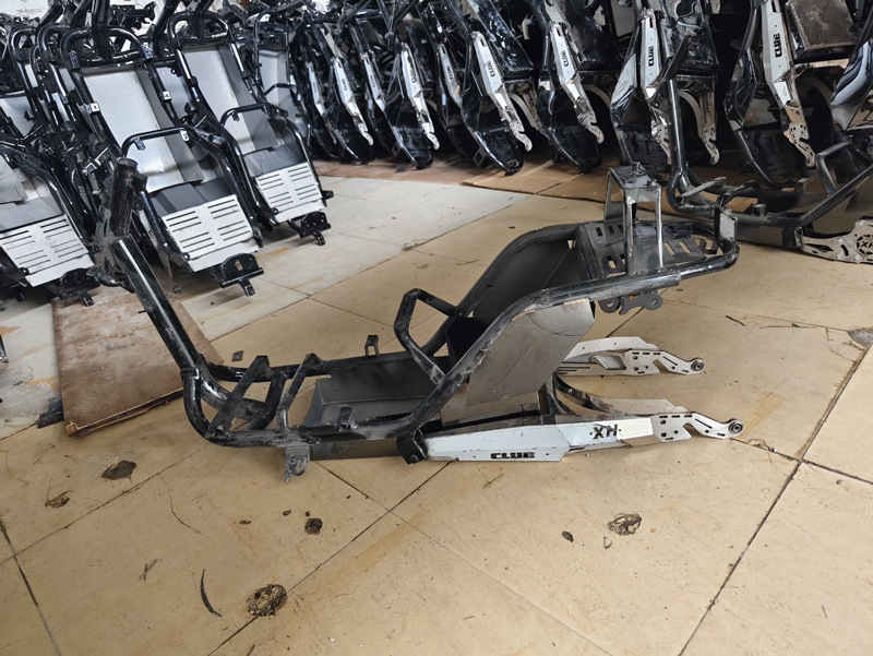 Electric motorcycle tortoise five little turtle king double extended frame to maximize the one-piece warehouse split warehouse with stainless steel flat fork in stock