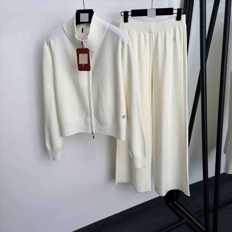 Nanyou LP new knit set: metal ring-decorated stand-up collar long-sleeve knit cardigan with zipper + long pants