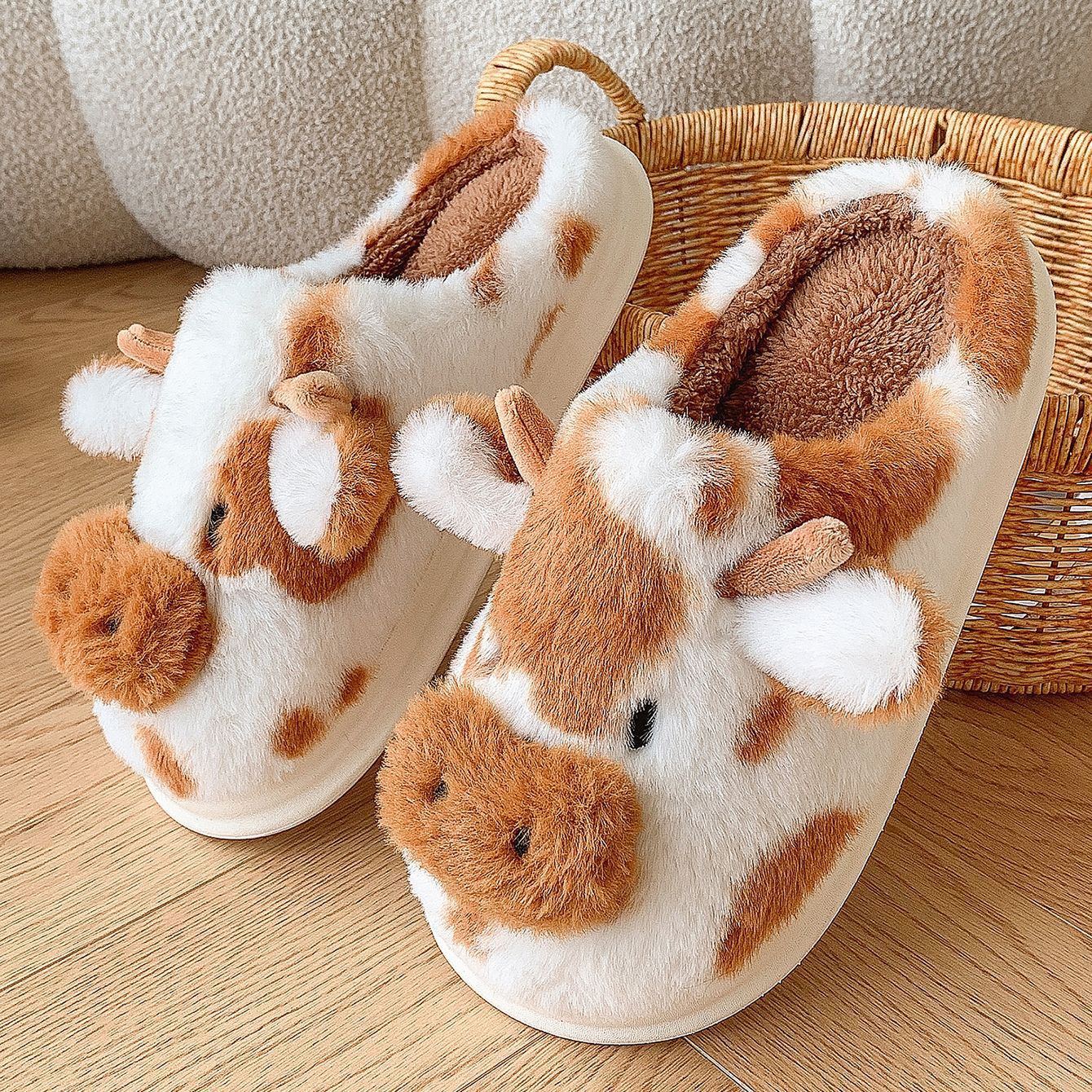 Zapatillas de algodón interior de vaca de manchas transfronterizas para mujeres de otoño y invierno calentamiento de peluche grueso zapatillas casuales