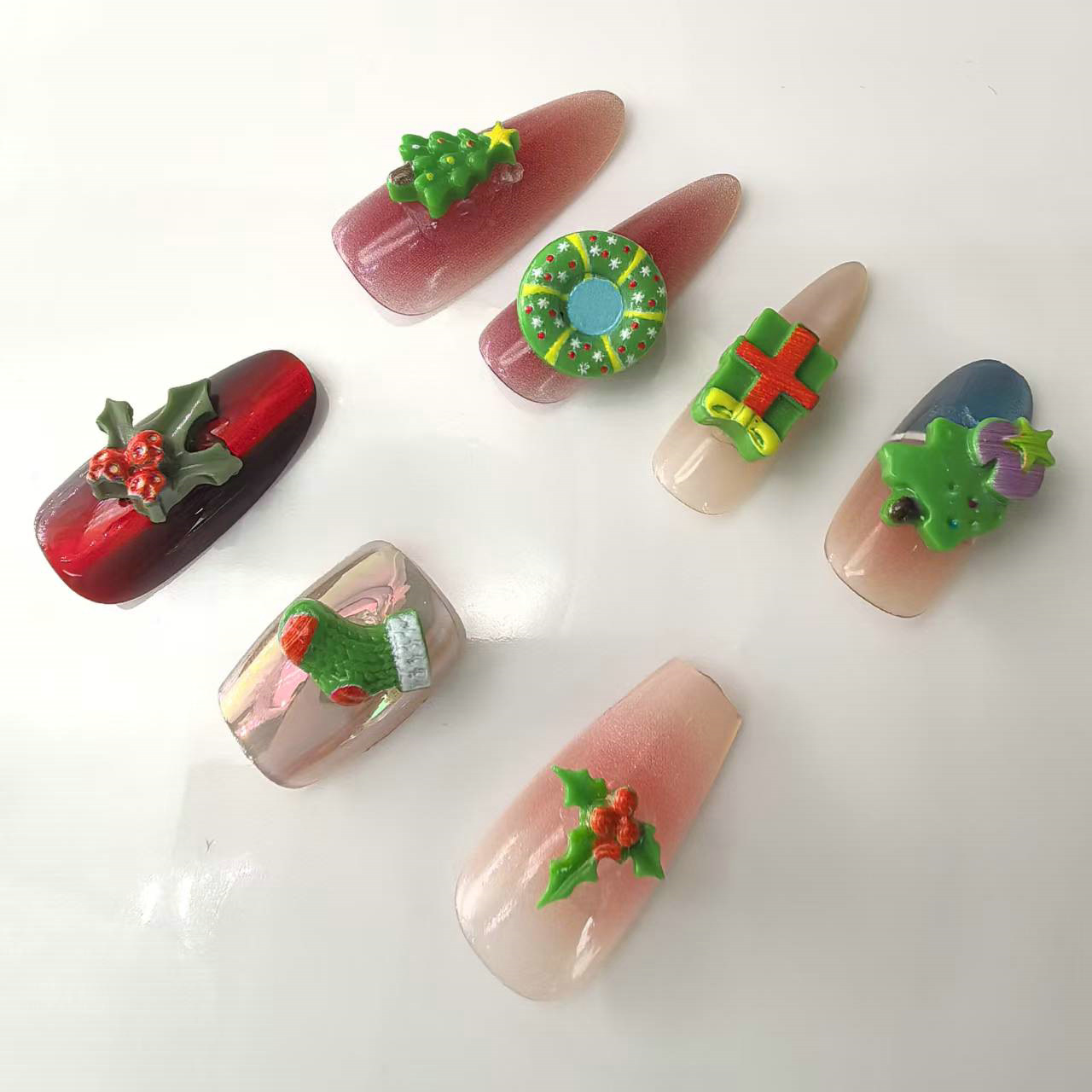 圣诞用品圣诞树圣诞甜甜圈圣诞节袜子美甲饰品批发美国欧洲韩国澳