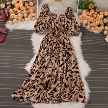 包邮法式复古中长款V领印花连衣裙收腰显瘦气质泡泡袖海边度假沙