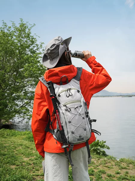 Outdoor Hiking Mountaineering Bag for Women, Lightweight 20-Liter Waterproof Backpack, Lightweight Short-Distance Travel Large-Capacity Backpack for Men