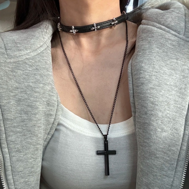 Y2K Retro Sexy Dark Cross Choker Gothic Punk Style Long Simple Necklace Niche Design Y2K Retro Sexy Dark Cross Choker Gothic Punk Style Long Simple Necklace Niche Design