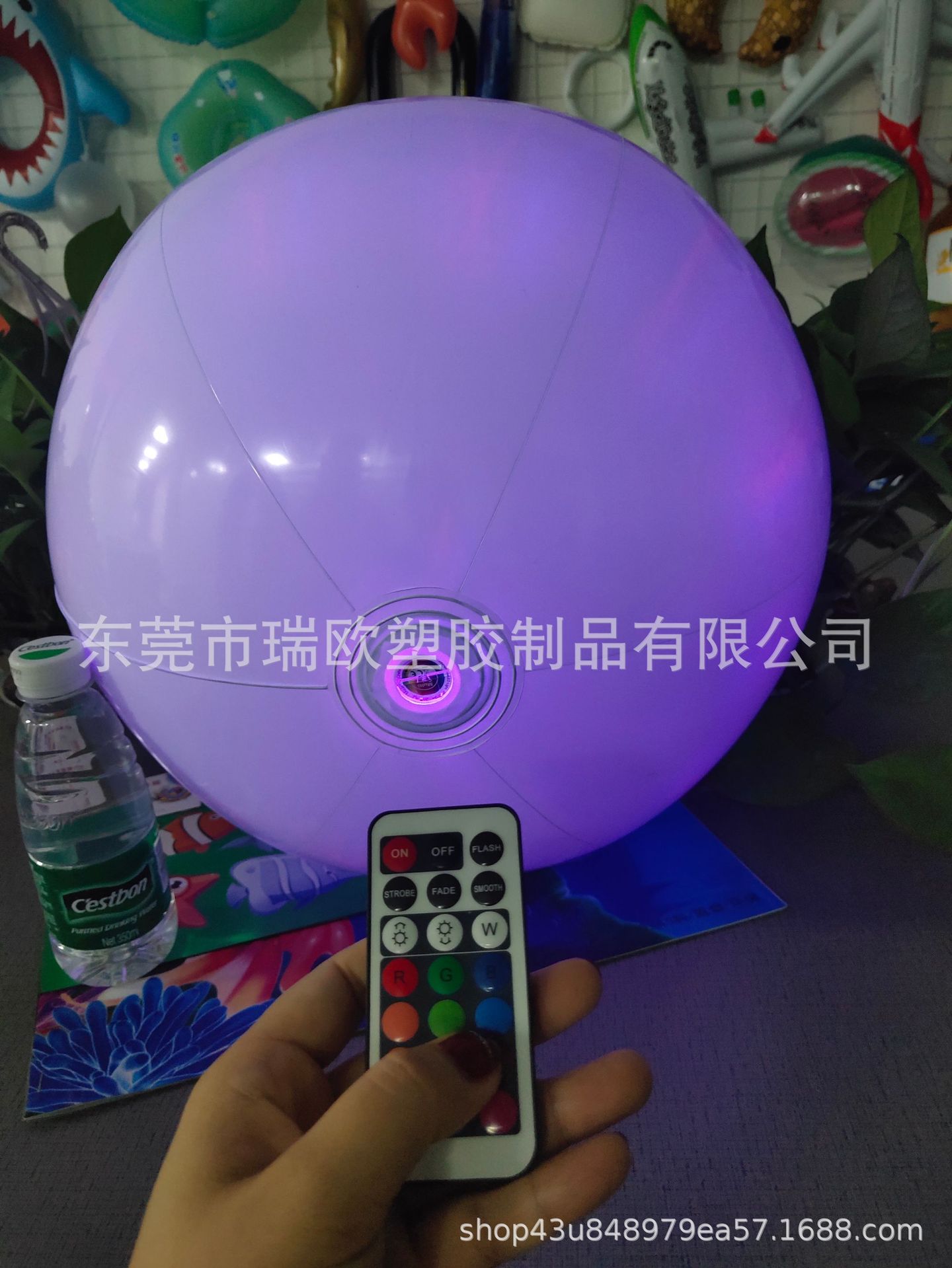 LED遥控发光球 RGB七彩沙滩球 泳池发光球气氛装饰球2020跨境爆款-阿里巴巴