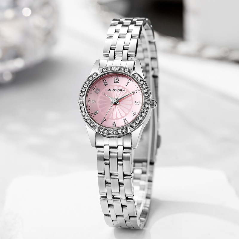 New cross-border model, elegant and delicate, ice blue, fresh and delicate, diamond-embellished small daisy women's watch, steel strap quartz watch New cross-border model, elegant and delicate, ice blue, fresh and delicate, diamond-embellished small daisy women's watch, steel strap quartz watch