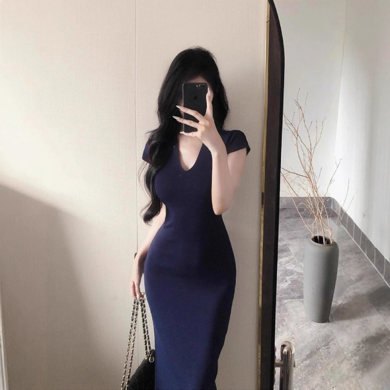 2026 New Summer Style V-Neck Waist-Cinching Royal Sister Dress, Tight-Fitting Slimming Look Hip-Hugging Skirt, French Niche Long Skirt