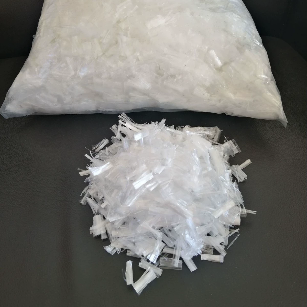 Производители полипропиленового сетчатого волокна поставляют бетонную смесь для дорожного покрытия с оптовой скидкой на полипропиленовое волокно.