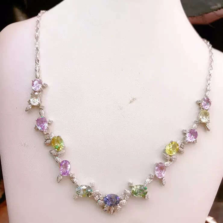 珠宝首饰厂家18K金镶嵌天然无烧彩蓝宝项链 主石:13.6克拉