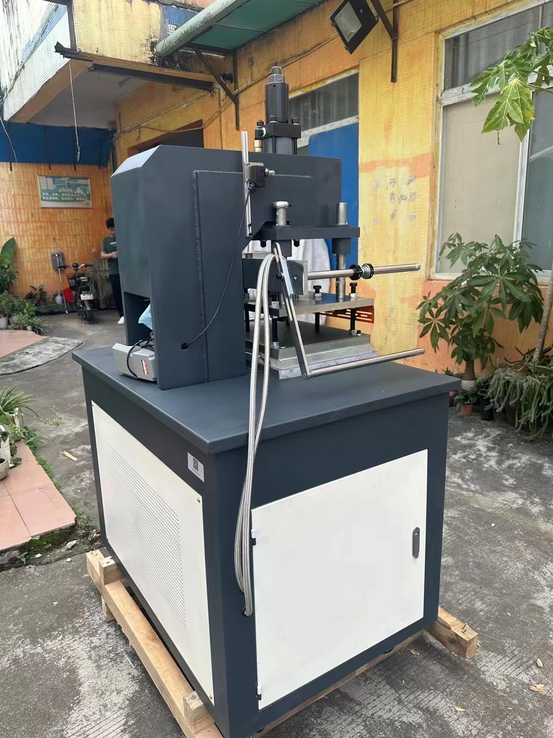 24a4bae5196408c487133e2f82cbca