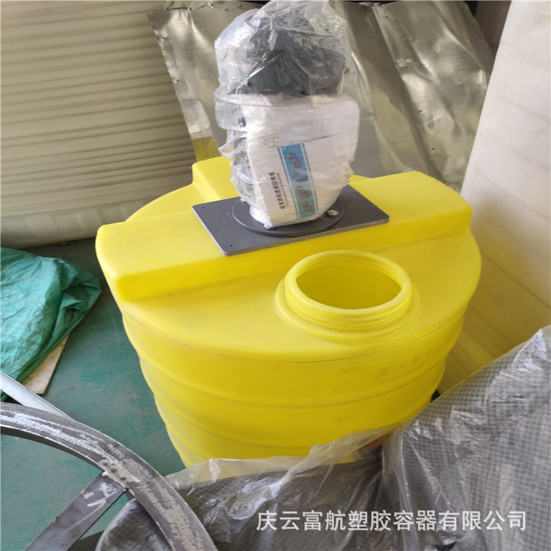 山东德城区2吨加药箱 2立方聚乙烯搅拌塑料桶