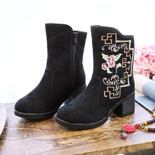 Cotton boots, embroidered cotton shoes and cloth boots, winter quilted and velvet women's snow boots, ethnic style retro short boots