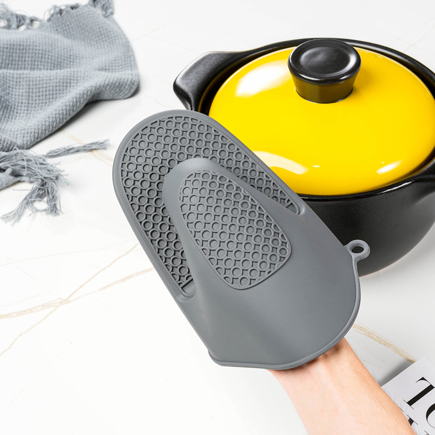 Anti-scald Thickened Silicone Long Gloves Kitchen Heat Insulation Gloves Household Microwave Oven Baking Tool in stock