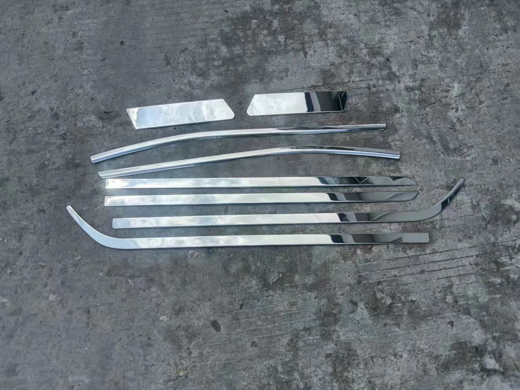 Suitable for Nissan NV200 car window bright strip stainless steel car window trim strip lower car window bright strip Nissan NV200 decoration