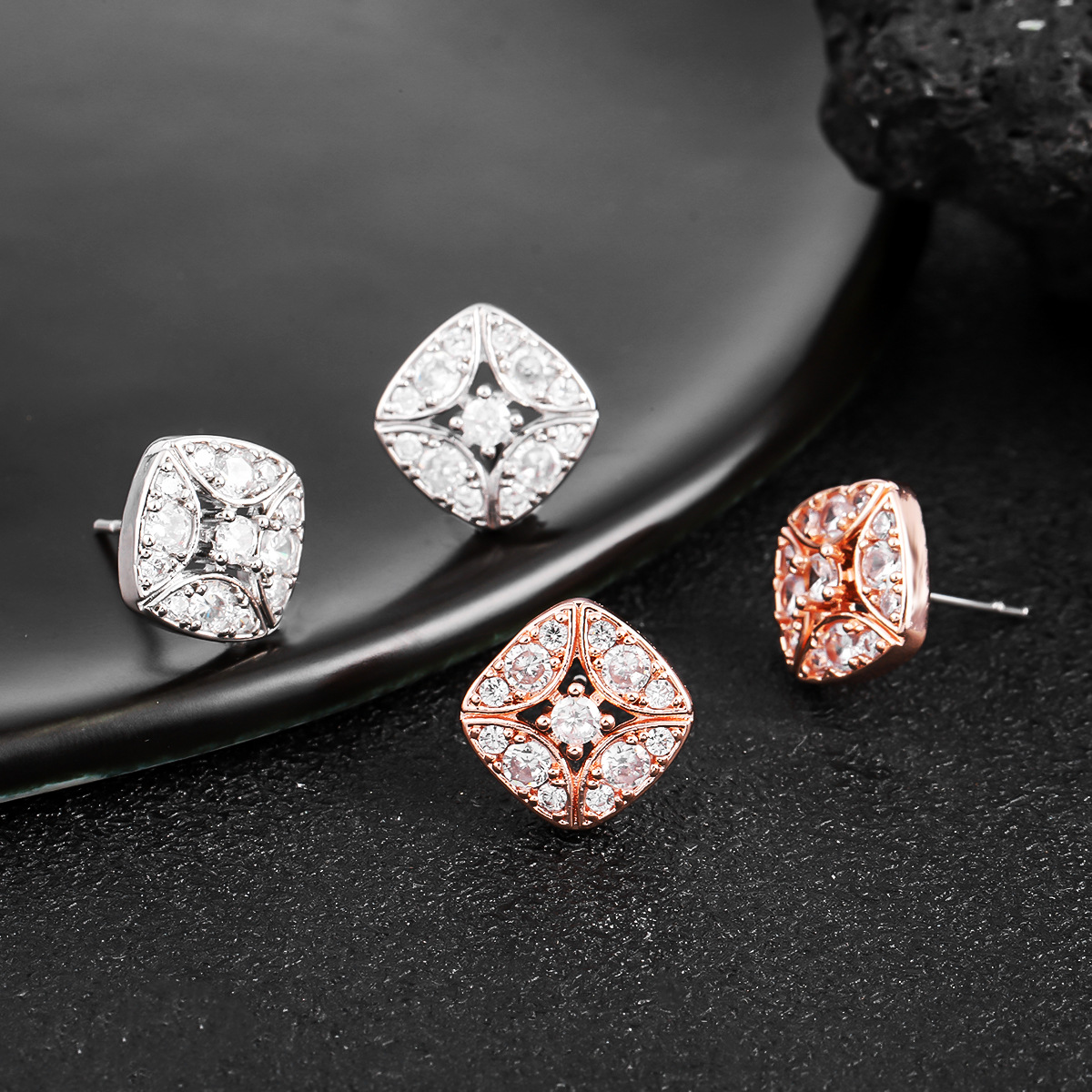 Sugar Cube Sparkling Zirconia Stud Earrings For Men Hip-hop Style_voghion.com