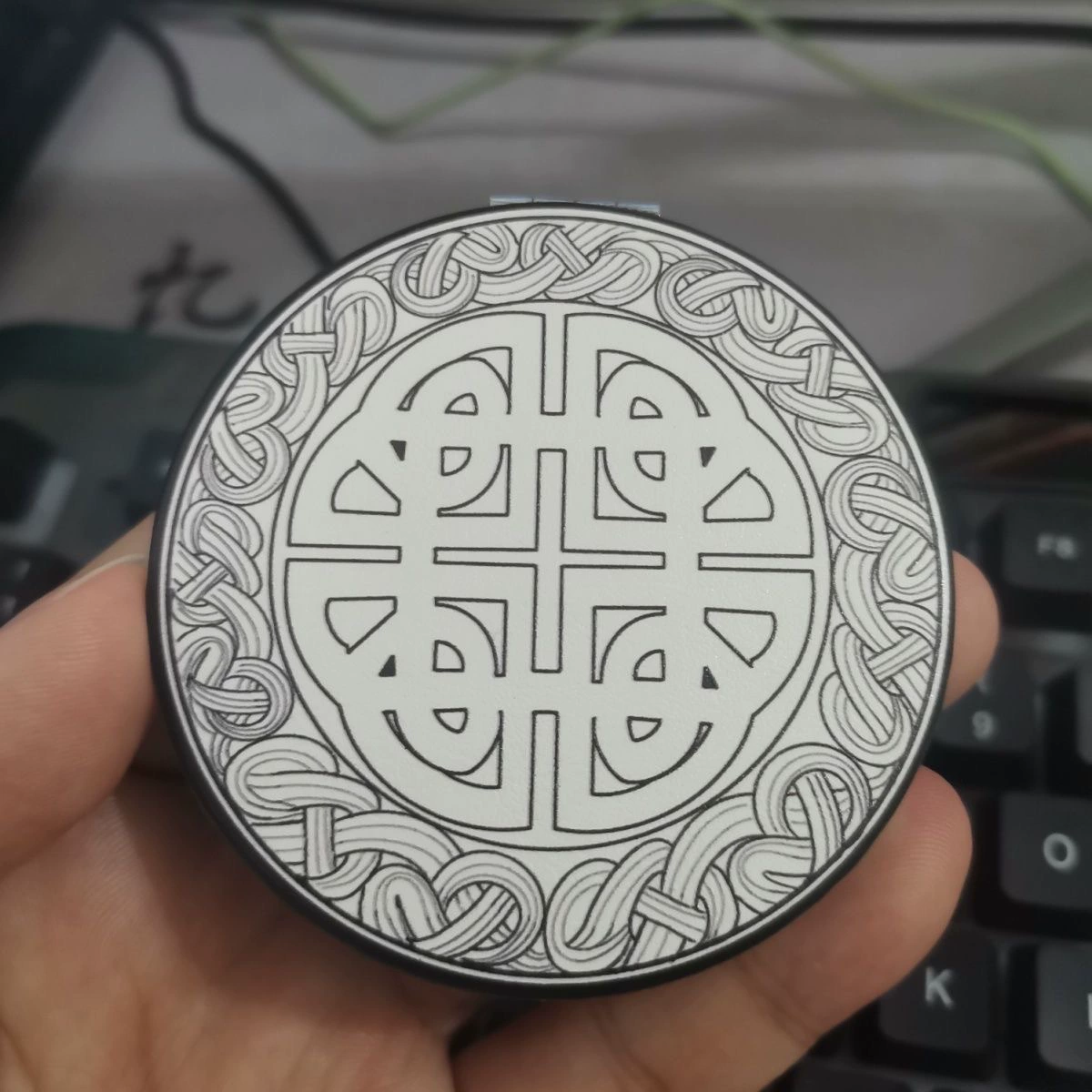 Mirror Double-Sided Folding Round Mirror Delta Players' Collection Populare (перевод не требуется)