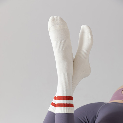 Autumn and winter new yoga socks solid color women's sports socks silicone non-slip terry bottom cotton mid-calf socks for women wholesale
