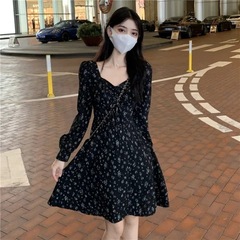 フランスの長袖の甘い花のワンピースの女性の春と秋の2024新型のデザイン感の小さい背の気質の短いスカート
