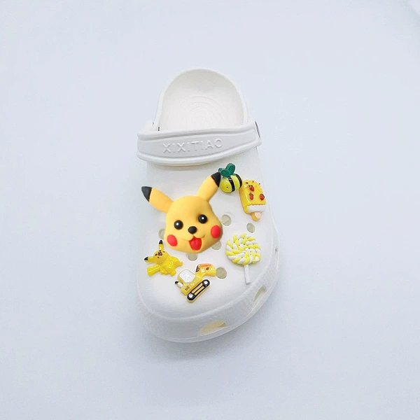 6 shoe buckles (Pikachu)