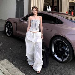 RHGDは実際にレトロな背中のストライプのストラップを撮影して、胸の上着の腰の頭のタックの白いズボンの2つのセットをつなぎ合わせます。