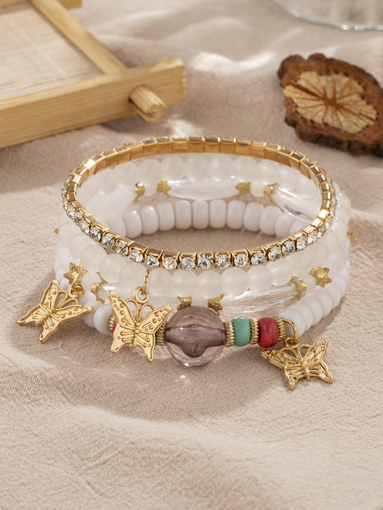 45g Weight Bracelets Classification 1 Set Quantity Casual, Daily, Party Occasion Imitation Pearl, Alloy Material Leaves, Flower Pattern Unisex Gender Beaded, Plating Design Retro Style Retro Leaves Flower Arylic Imitation Pearl Alloy Beaded Bracelets Wholesale 8