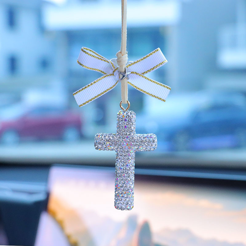 Cross-border personalized car interior pendant for men and women, rearview mirror decoration, diamond-encrusted cross, high-end car fashion accessory gift