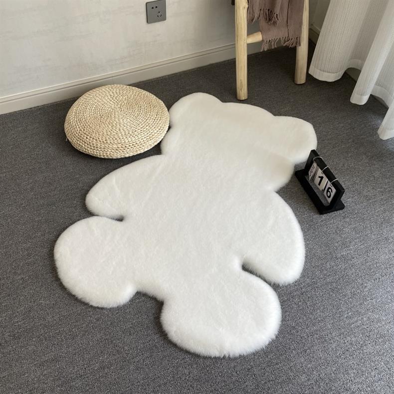 Ins Cute Bear Carpet Plush Decorative Carpet Bedroom Renovation Girl Heart Popular Kidsren's Room Bedside Floor Mat
