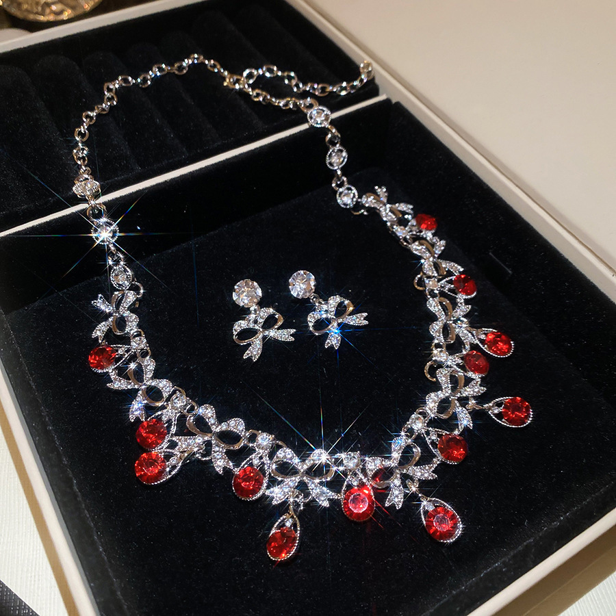 Medieval vintage diamantes goteo pendientes collar ligero lujo nicho cerradura estilo palacio conjunto de joyas exquisitas