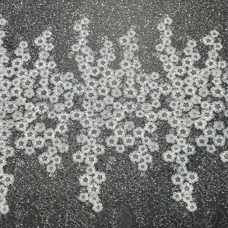 Perla blanca sólida tridimensional sequinilla tela bordada alta fijación vestido de boda modelo de verano tela de moda