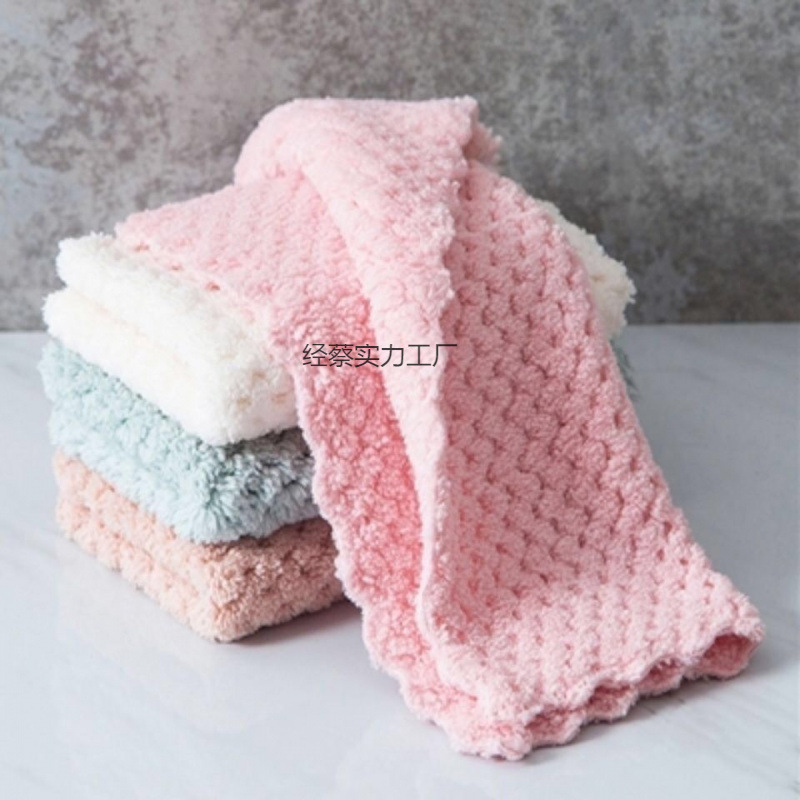 The Cleaning Cloth Does Not Retain Oil, Does Not Shed Lint, Absorbs Water, Is Suitable for Kitchen Use, for Wiping Hands, Wiping Dishes, Wiping Tables, and as a Dishwashing Cloth, Scouring Pad, and Cleaning Cloth