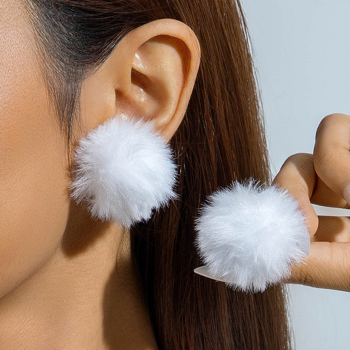 30535-ear-white