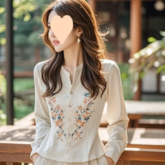 レトロ独特の百合のきれいな小さいシャツの高級な上着の白い長袖のシャツは身を修めてやせている春秋の潮流の新型を現します。