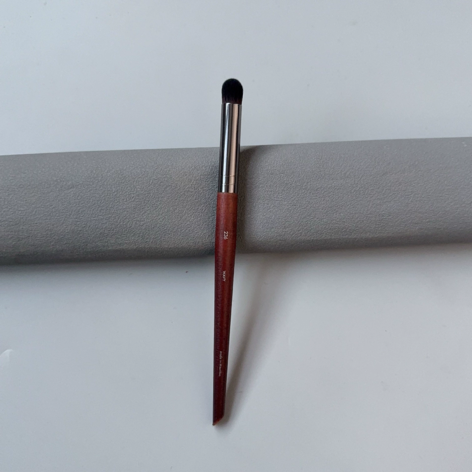 Brush, face blush, foundation, highlighter, eye pencil, full set