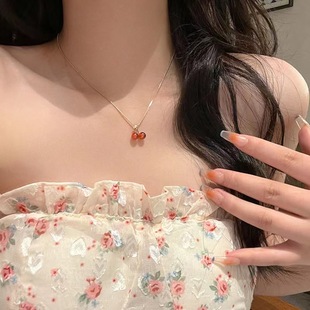 Personalized High-End Light Luxury Chain Red Cherry Pendant Necklace Accessories Versatile Alloy Design Sweet Collarbone