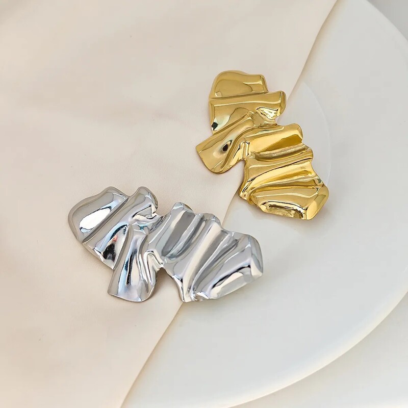 Cross-Border Hot-Selling Irregular-Shaped Alloy Pleated Brooch Style Decorative Buckle for Shirt Collar Accessories