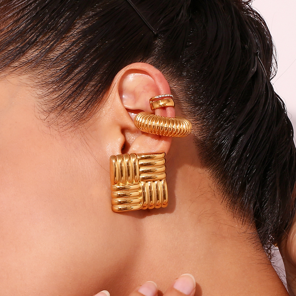 Solid Color Pattern Women's Gender PVD Coated Real Gold Plated Solid Color 304 Stainless Steel Classic Style Waterproof Non Tarnish Ear Studs