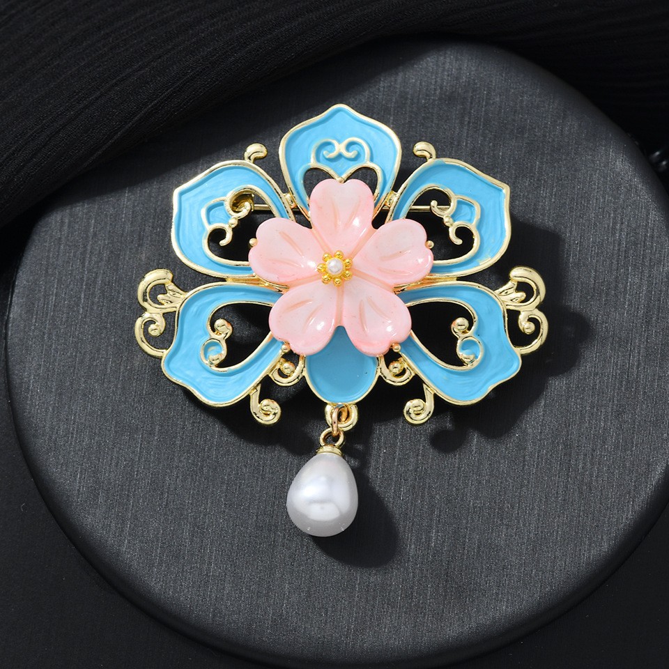 New Chinese Style National Landscape Cloisonné Blue Dot Brooch Retro Palace Style Accessory Brooch