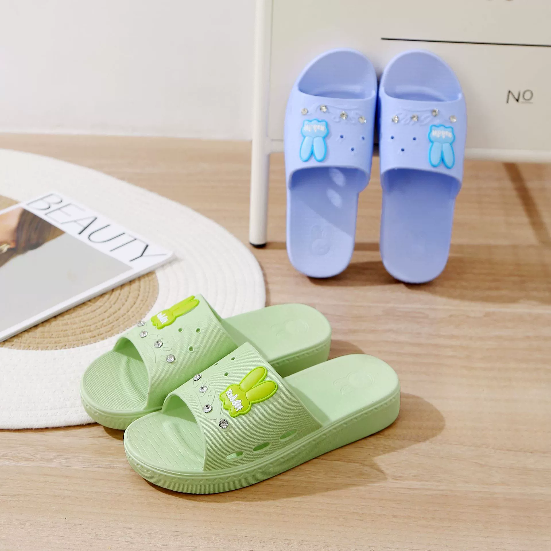 Новинка 2024 года, пляжная обувь, женские тапочки, морские сандалии, женские модные летние Нескользящие тапочки на платформе на среднем каблуке