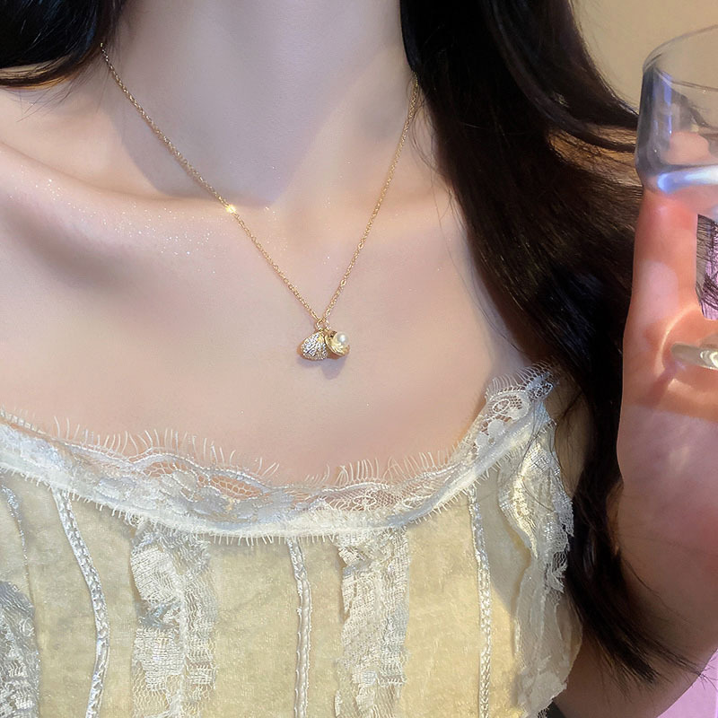 Hochwertige Perlenkette mit Jakobsmuschel-Muschel für Damen, einfache Schlüsselbeinkette, leichter Luxus, vielseitiger und personalisierter Anhängerschmuck_voghion.com