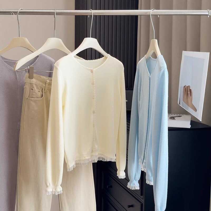 Korean-Style Gentle Lace Trim Knit Cardigan for Women, New Spring 2026 Model, Slimming and Versatile, Suitable as an Inner Layer Sweater Top
