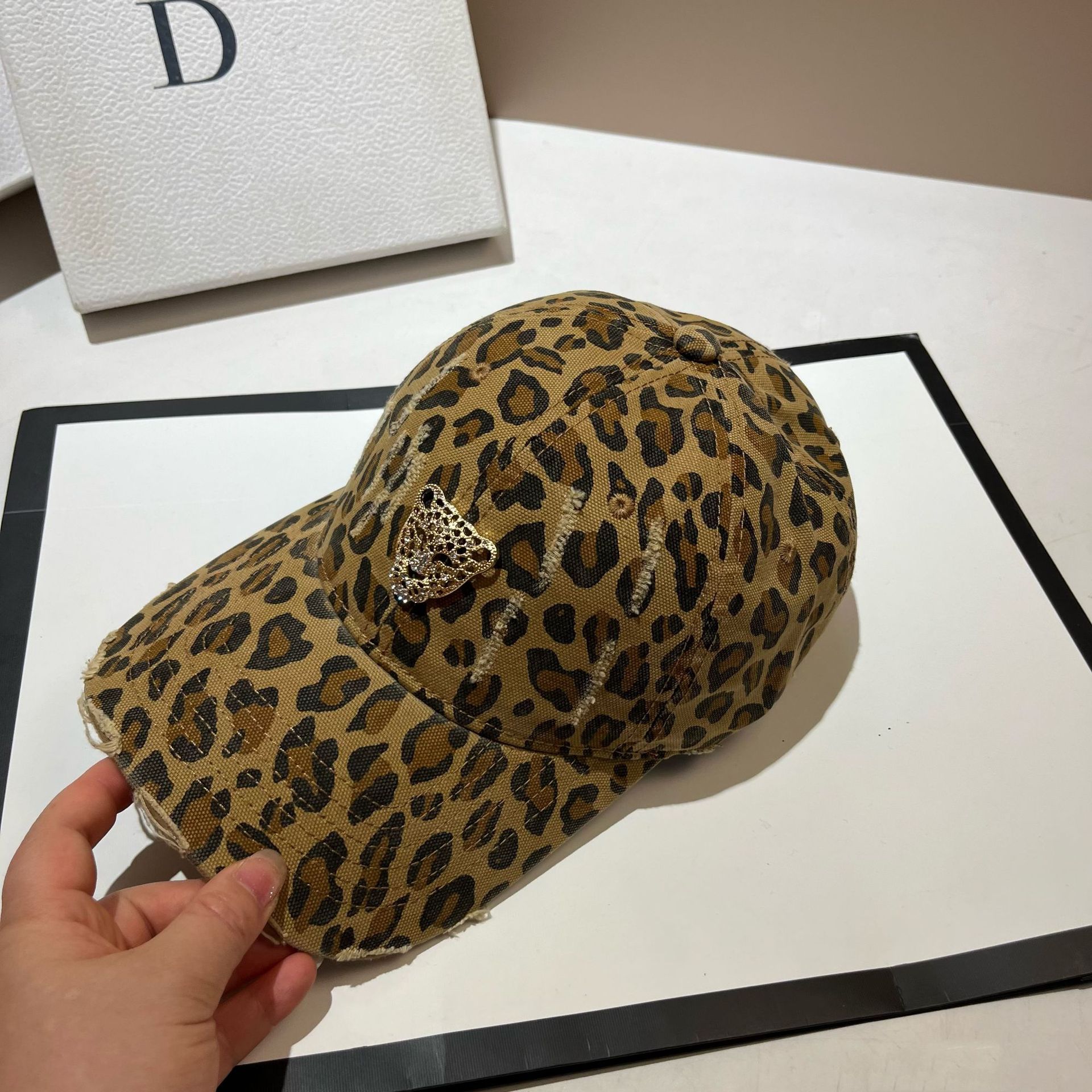 Sweet and Cool Leopard Pattern Baseball Korean Edition Star Style Personalized Piercing Duck Tongue Fashion Outdoor_voghion.com