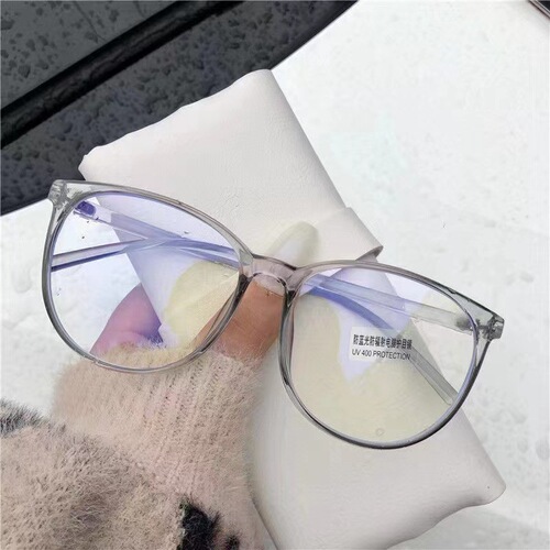 Korean-style glasses for women: influencer-favorite, no-makeup look, blue-light-blocking, oversized frames—slimming effect; trendy eyewear frames available with or without prescription lenses.
