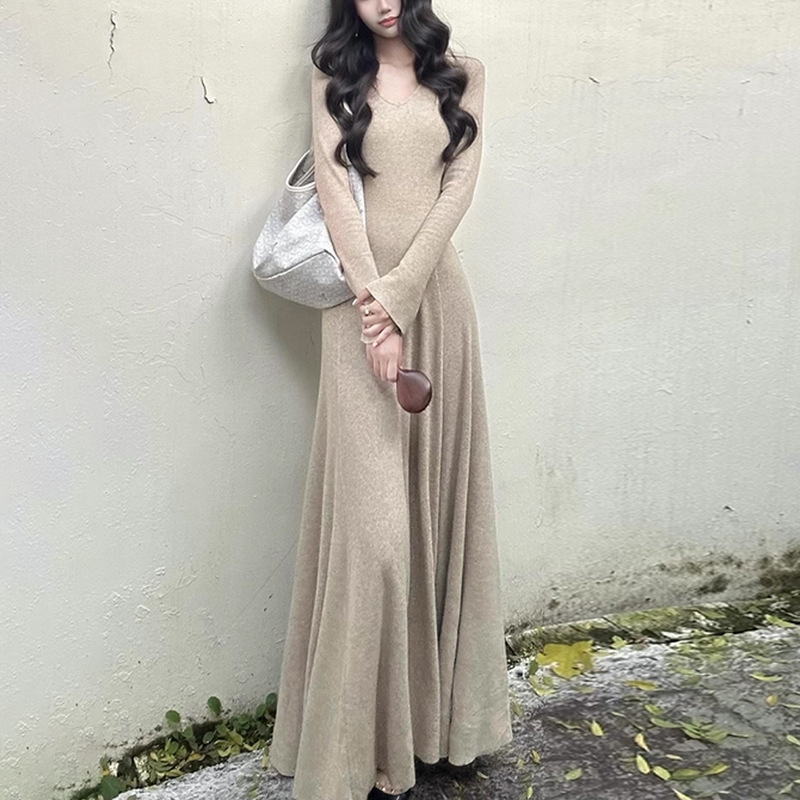 Long-Sleeved Bottoming Dress for Women, New Autumn Style, High-End Inner Wear, Slimming Knitted Dress, Slim-Fitting Long Skirt