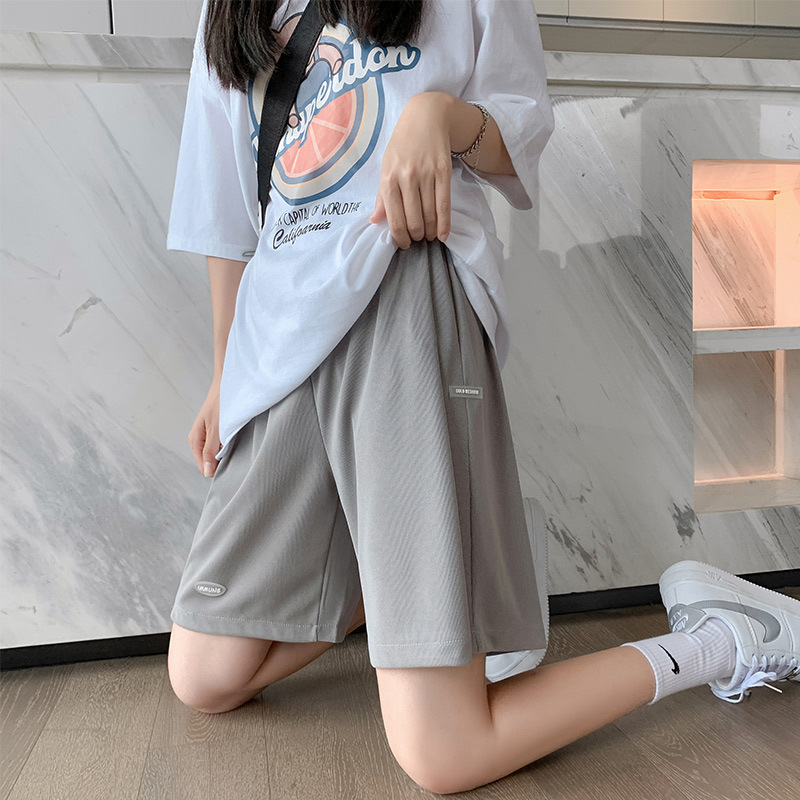 회색